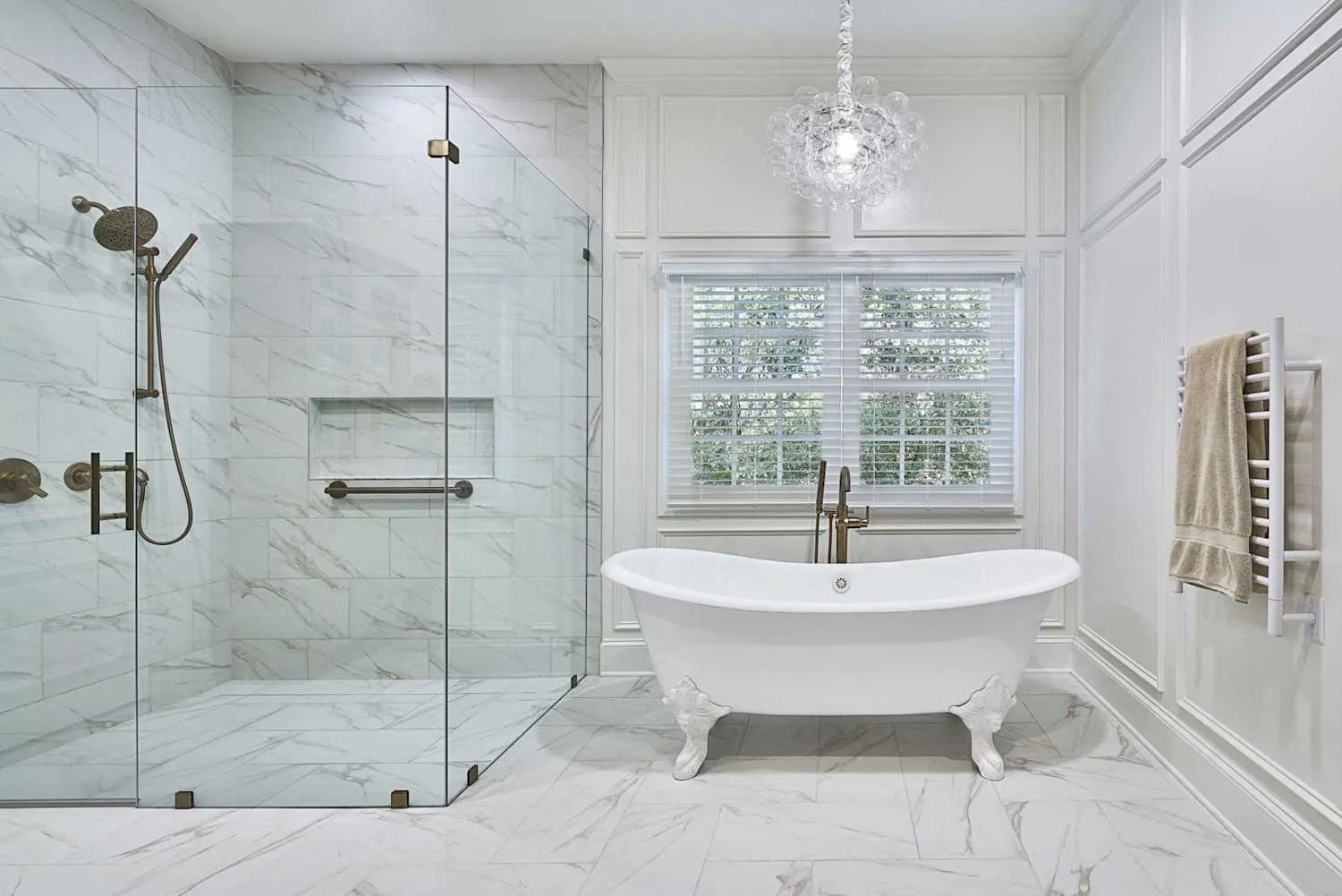 Modern frameless shower